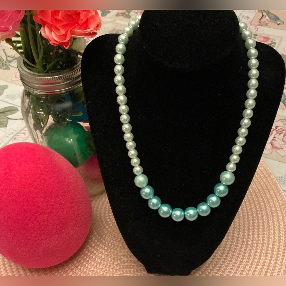 Elegant Pearl Necklace with Blue Accents
